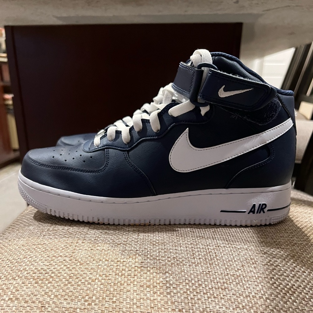 Like new Nike Air Force 1